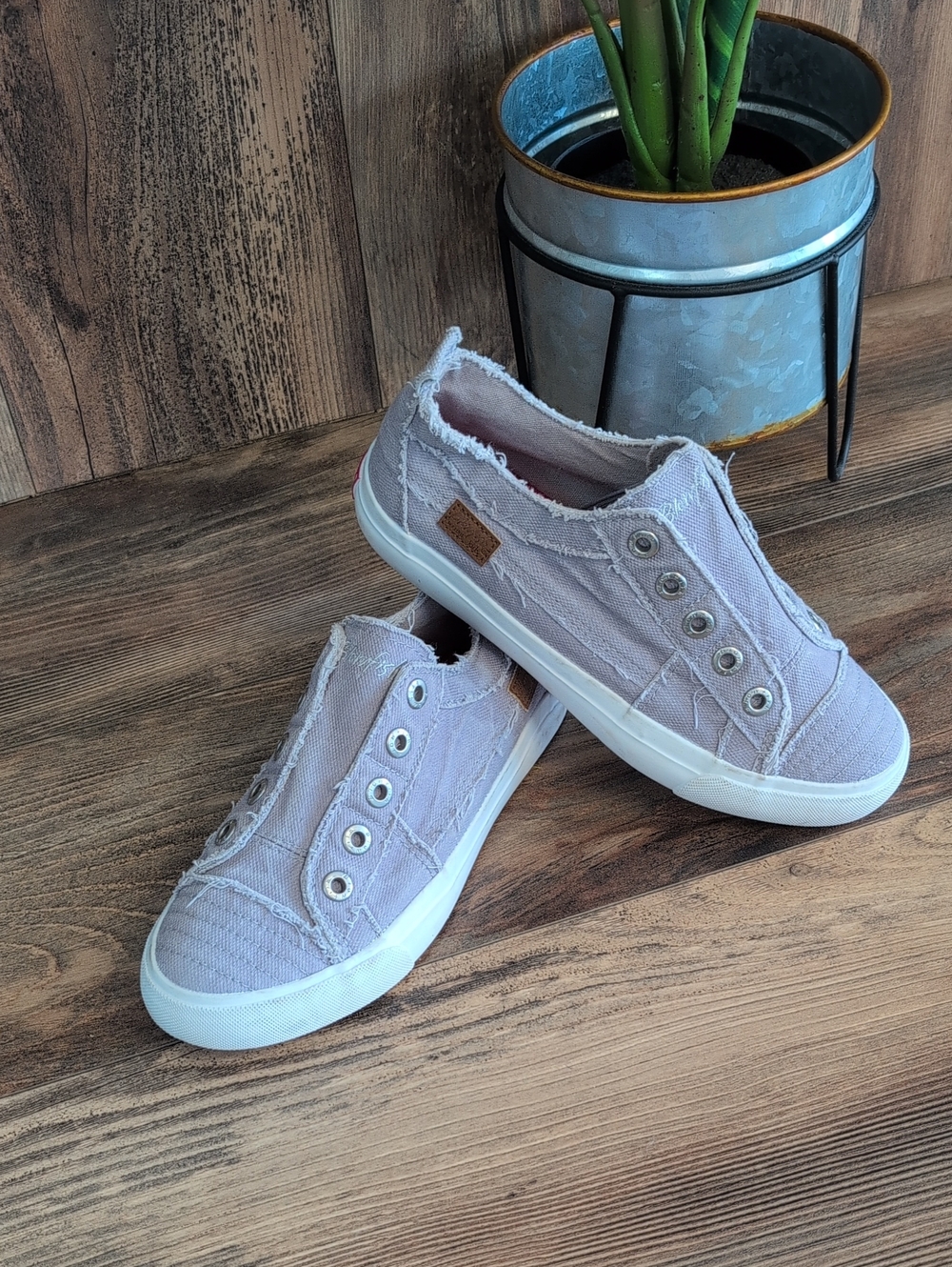 Blowfish Malibu Kids Play Slip-On Sneakers in Light Lavender 5 589A